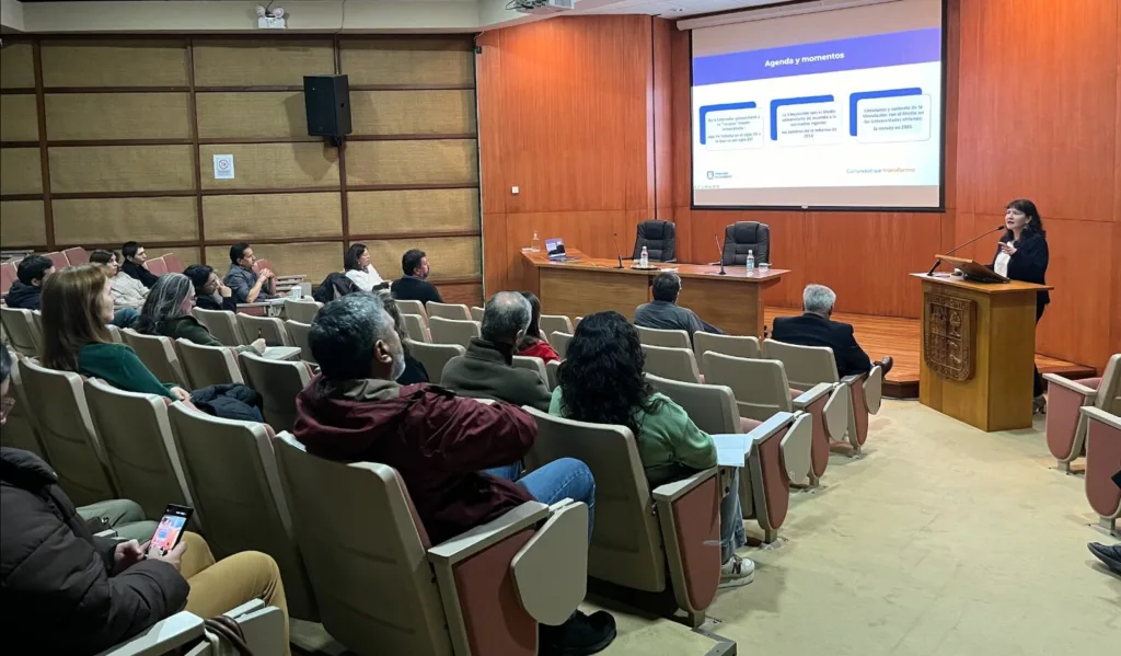 Presidenta de la Comisión de Vinculación con el Medio del CRUCH dictó charla en la UACh