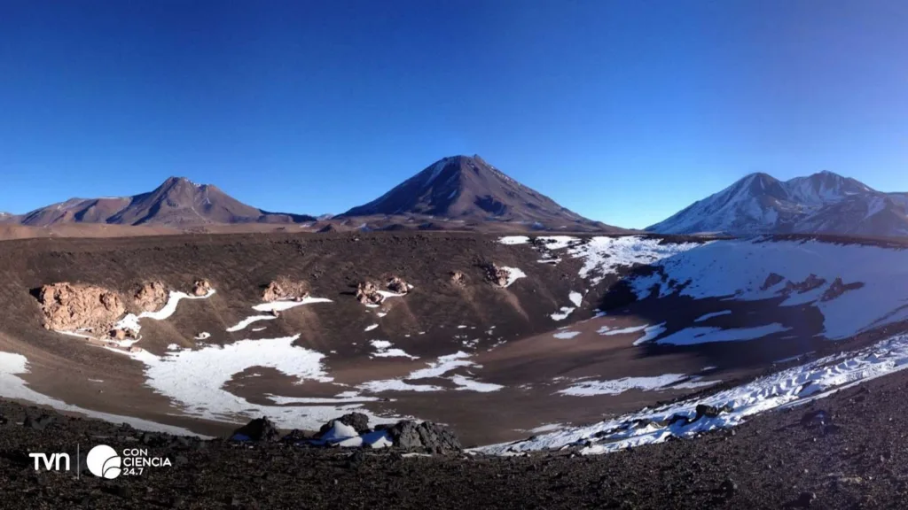 Detectan acuífero salino con litio bajo volcán del altiplano chileno