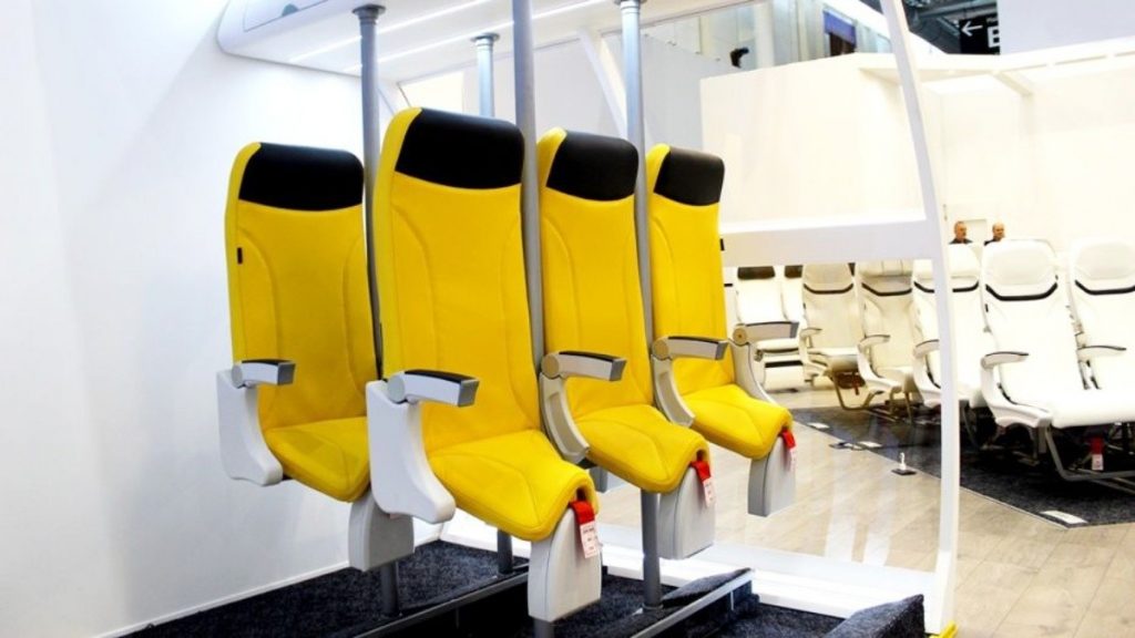 Vuelos casi de pie: Aerolíneas low cost podrían implementar nuevos asientos
