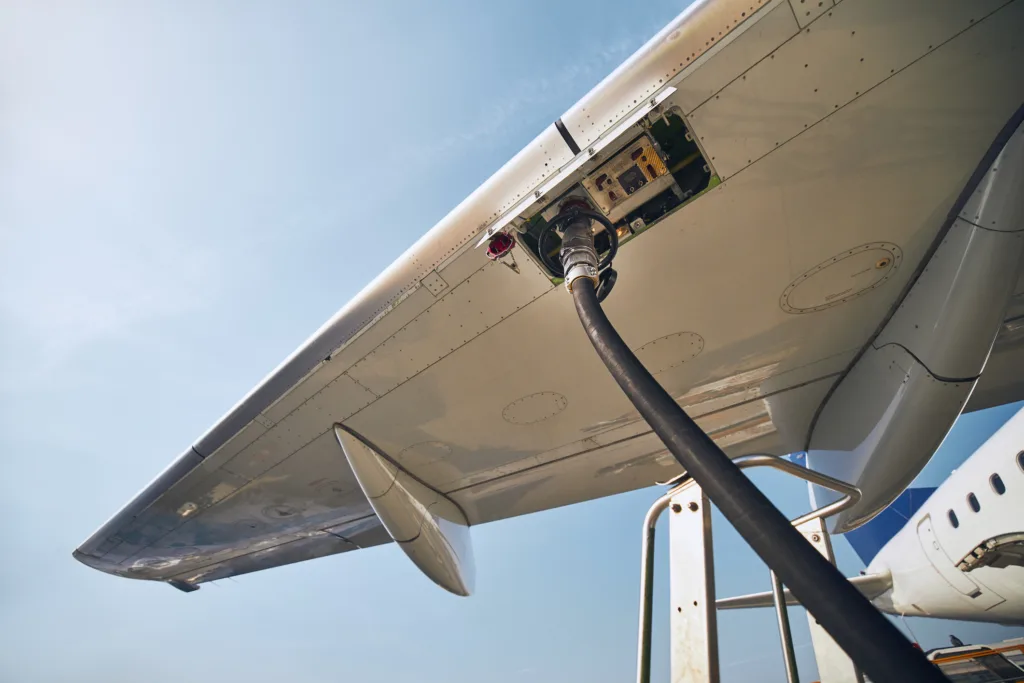 U. de Concepción produce el primer combustible de aviación a partir de residuos plásticos