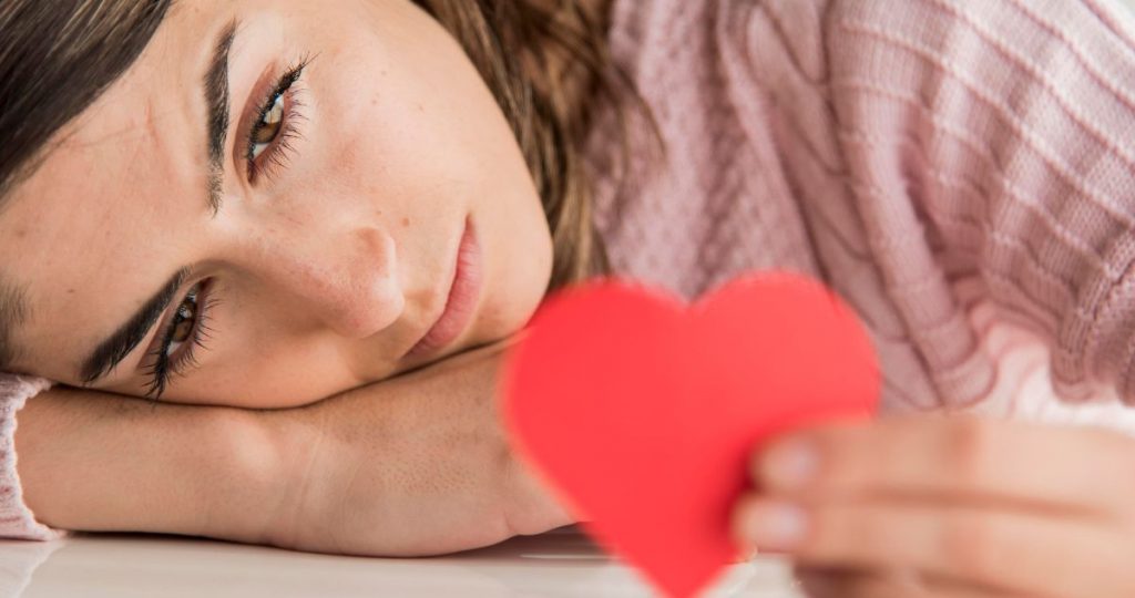 ¿Te da miedo volverte a enamorar? Qué es la «congelación afectiva» y cómo es posible superarla