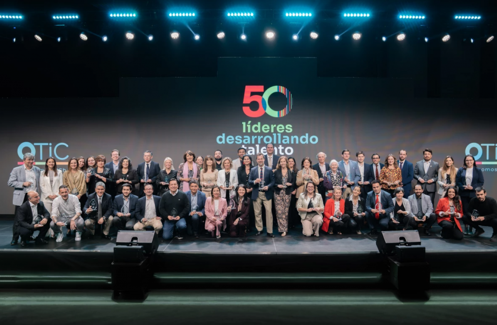 OTIC CChC premia a los 50 líderes que impulsan el talento y la formación en Chile