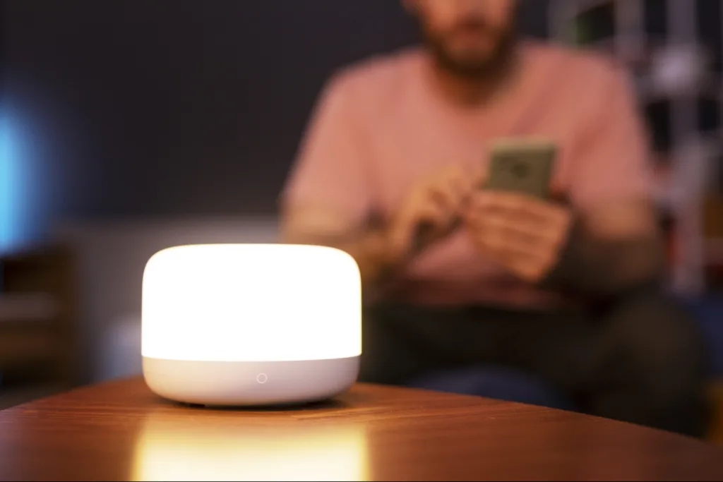 UdeC desarrolla tecnología VLC para transmitir datos mediante luz visible