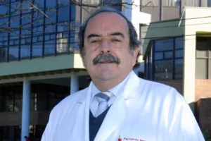 Facultad de Medicina lamenta fallecimiento de destacado ex académico, referente de la formación en Bioética