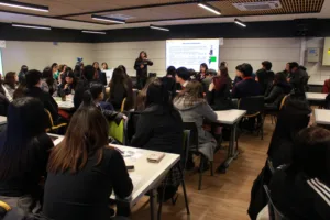 Experiencias de docentes y egresados guiaron jornada de exploración vocacional pedagógica en Los Ángeles