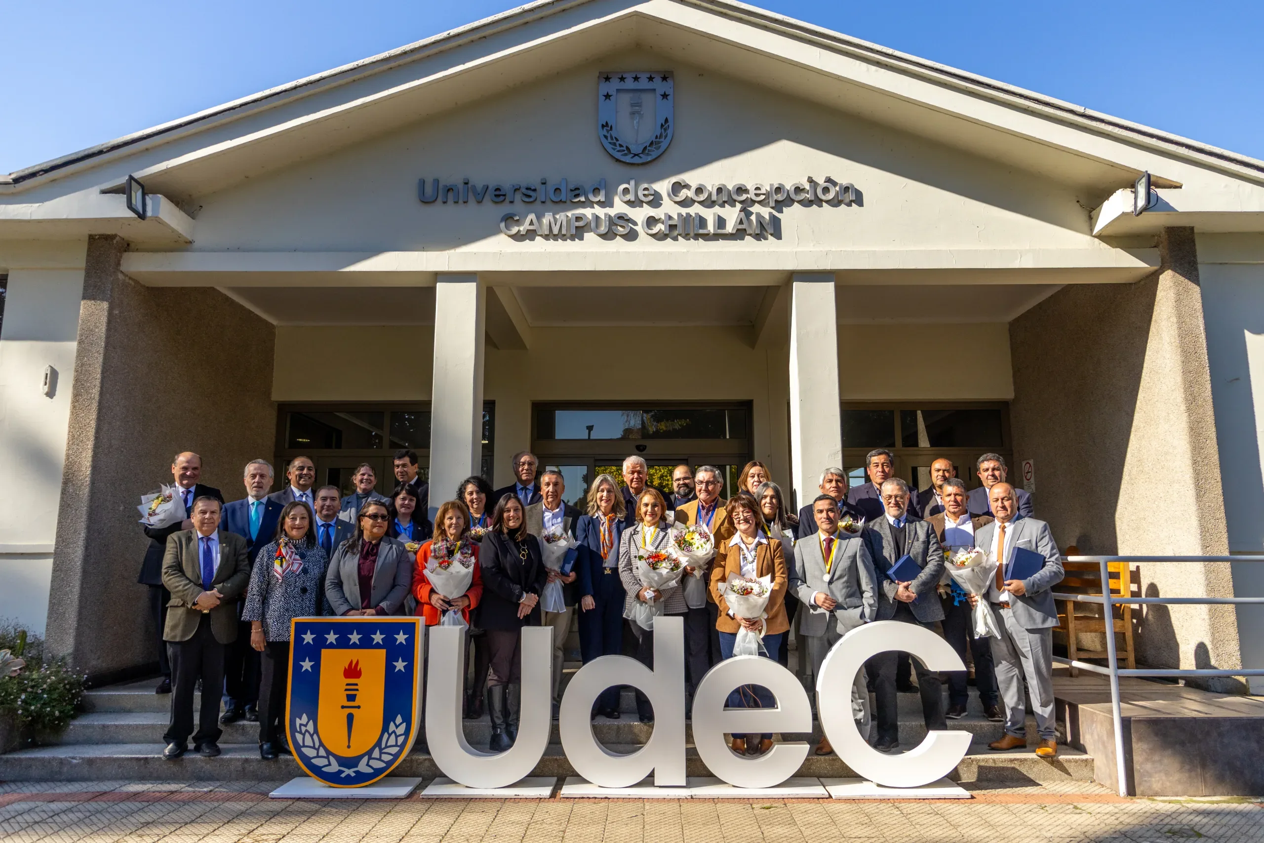 Compromiso que deja huella: funcionarias y funcionarios son distinguidos por años de servicio en UdeC Campus Chillán