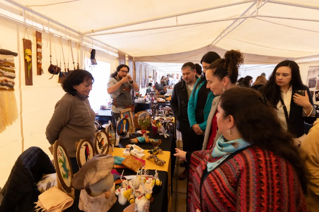 La feria artesanal se encontrará desde el viernes hasta el domingo en el campus (Esteban Paredes Drake / DirCom)