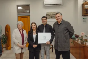 Primer especialista certificado por ACUDEC marca avance en la formación y certificación médica del país