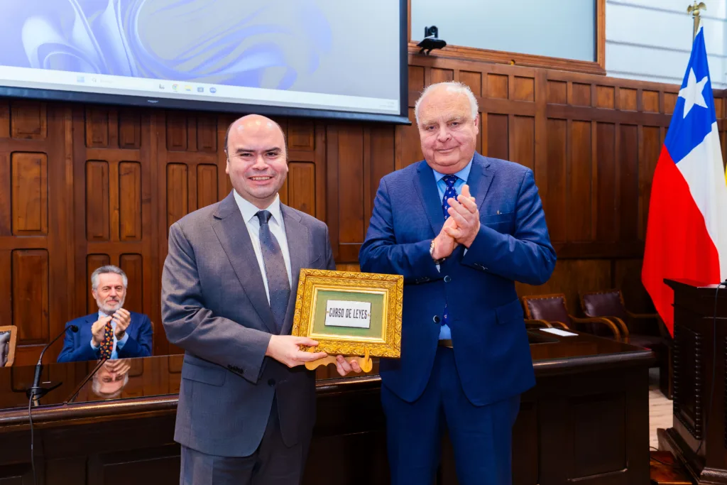 Facultad de Ciencias Jurídicas y Sociales realizó ceremonia de traspaso de mando y dio inicio a una nueva etapa institucional