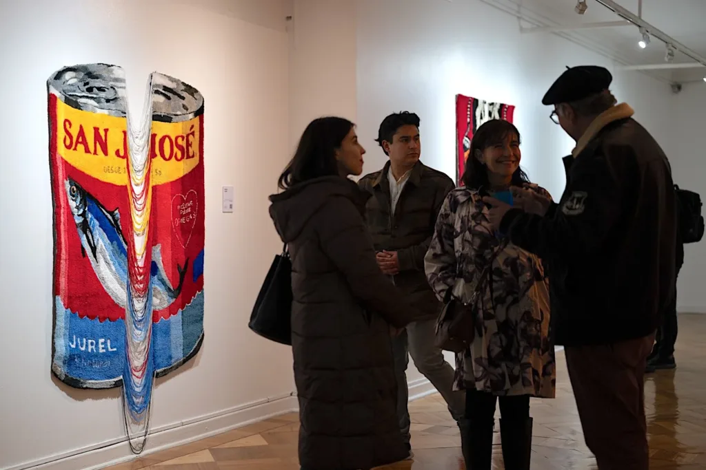 “Un lugar habitual” invita a redescubrir el patrimonio cotidiano a través del arte textil