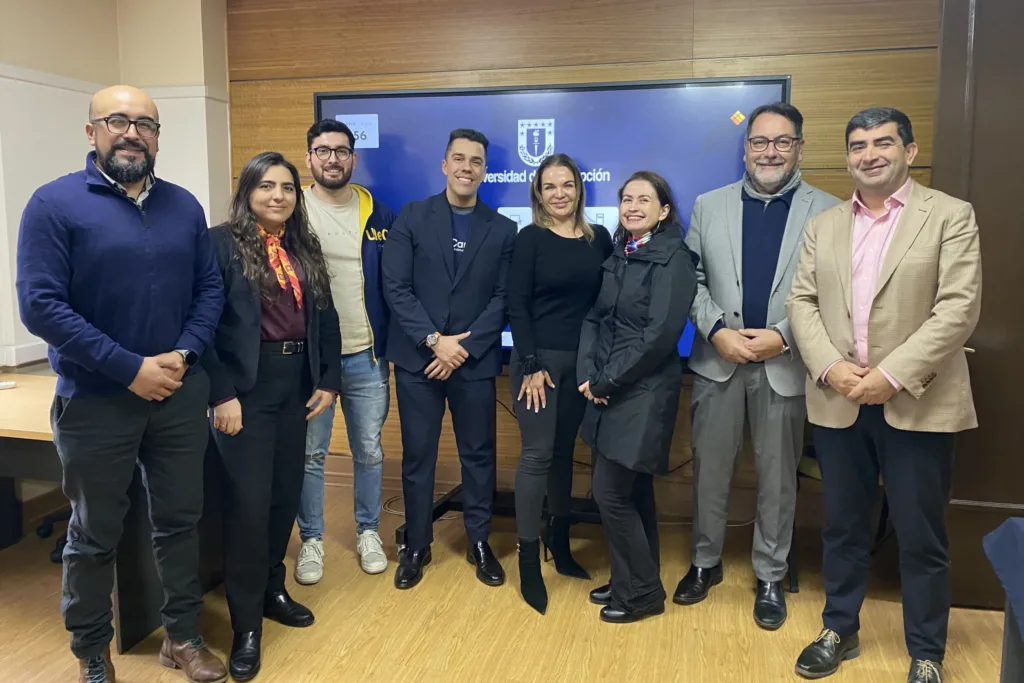 Microcredenciales, IA y educación continua marcan encuentro entre UdeC e Instructure