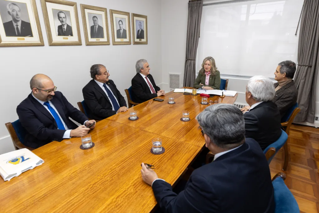 UdeC y Coemco avanzan en agenda conjunta para la educación regional