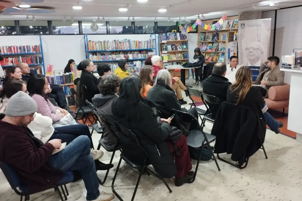 Cuando las palabras importan: Cátedra Gonzalo Rojas vuelve a reunir voces en torno a la literatura