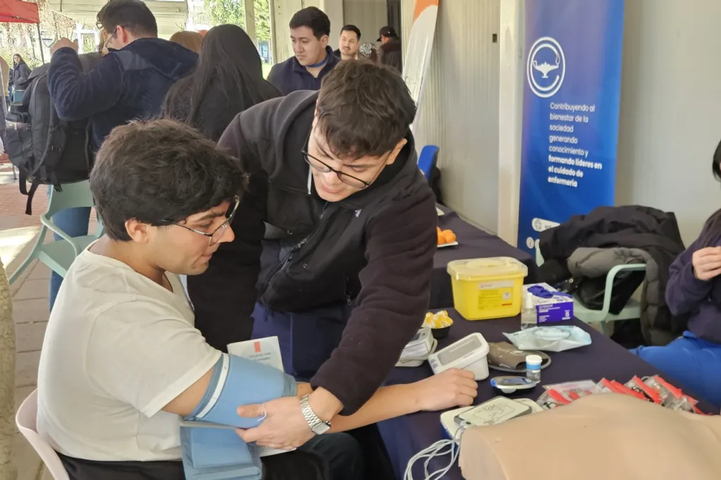 Feria “CordialMente” acercó la prevención cardiovascular y el bienestar integral a la comunidad universitaria