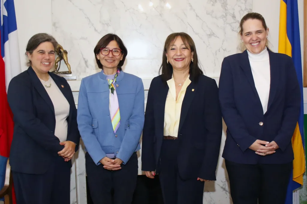 Canadá y la UdeC proyectan nuevos vínculos internacionales en Océanos, ciencia polar y minería