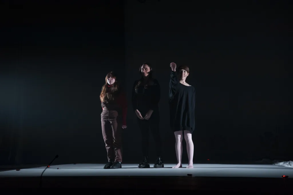 “Artificial” transforma el sonido en parte de la experiencia teatral