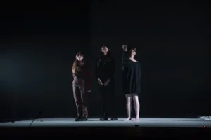 “Artificial” transforma el sonido en parte de la experiencia teatral
