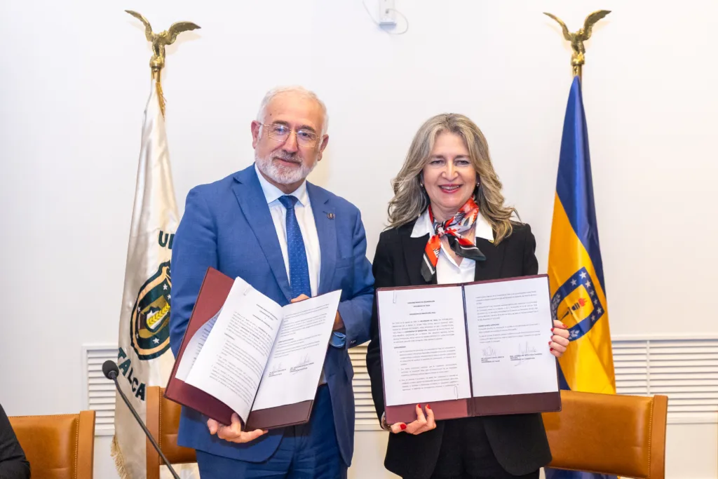 Universidades de Concepción y de Talca impulsan alianza para potenciar el desarrollo académico y científico regional