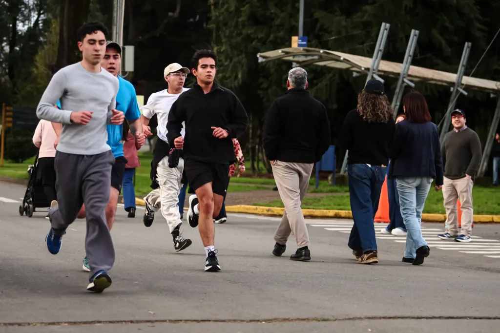 Comunidad universitaria se movió por su corazón en corrida y caminata recreativa