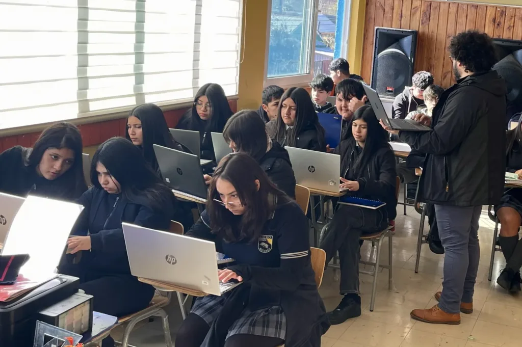 “Mejora tu Escritura” lleva la inteligencia artificial al aula para apoyar el aprendizaje