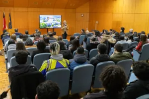 En encuentro con equipos de Docencia, Rectora reafirma compromiso con la escucha activa