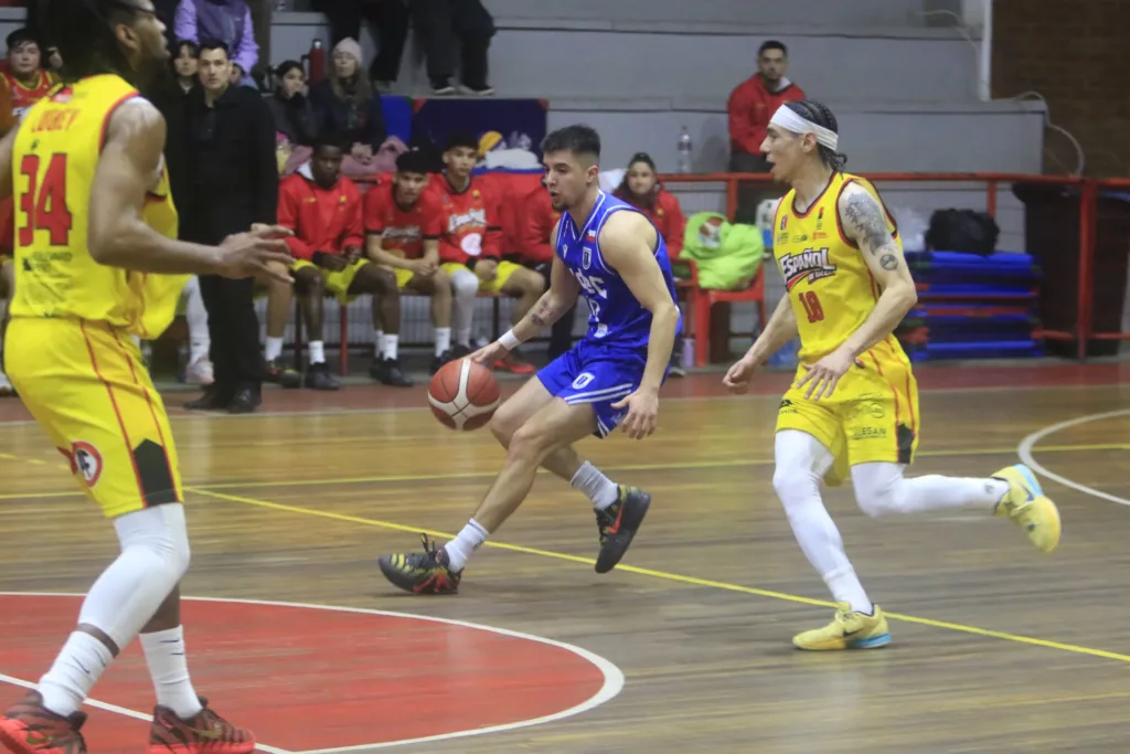Básquet UdeC asegura el primer lugar de la Conferencia Centro con contundente triunfo frente a Español de Talca