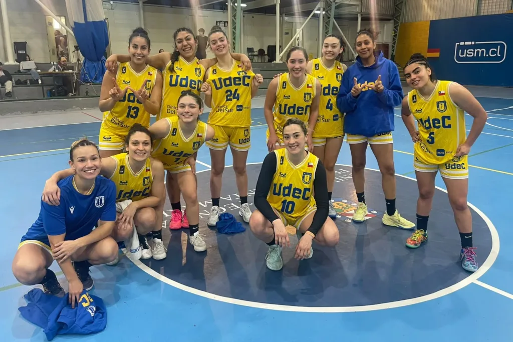 Básquet UdeC confirma su buen inicio en el Campeonato Nacional Universitario y clasifica a las semifinales