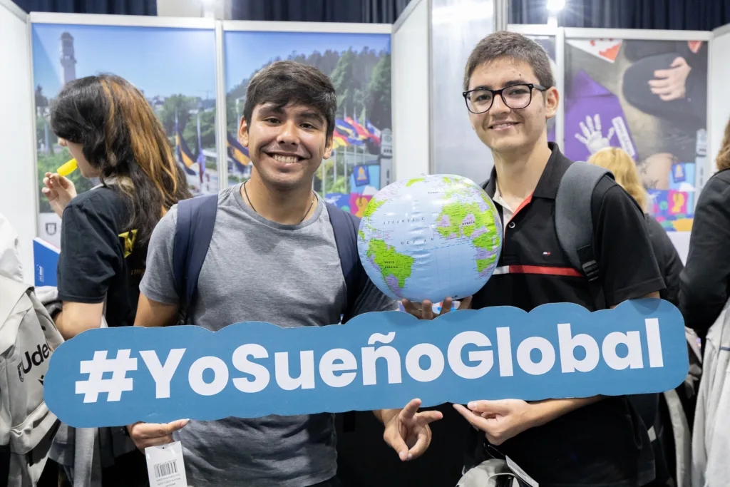 Becas UdeC Global abre convocatoria 2027   para movilidad internacional de estudiantes de pregrado