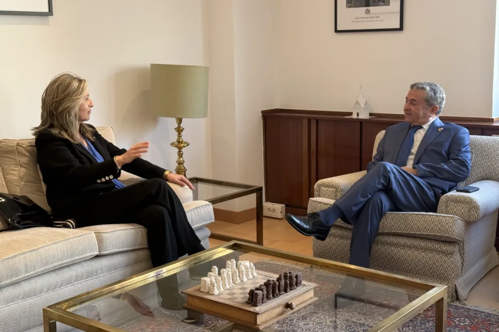Rectora de UdeC visibiliza el potencial de las universidades regionales y busca nuevas alianzas internacionales en Madrid