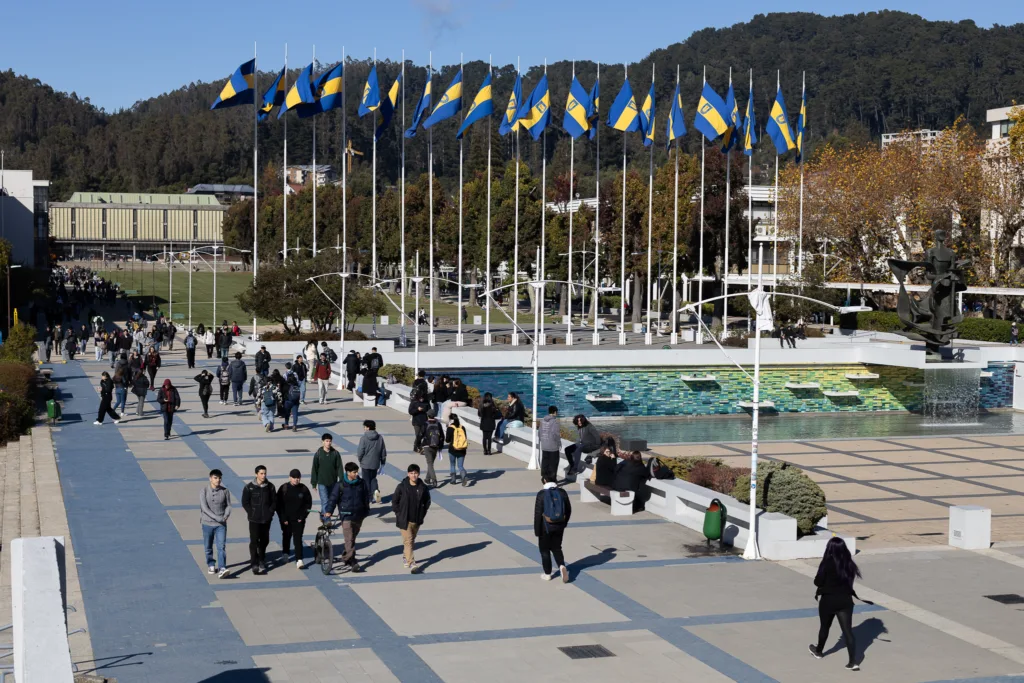 Ranking QS 2027: UdeC se consolida como la universidad regional más destacada del país y se mantiene 11º en América Latina y el Caribe