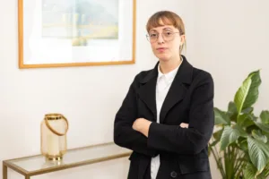 Poeta argentina inicia residencia en Concepción con talleres y actividades de intercambio cultural