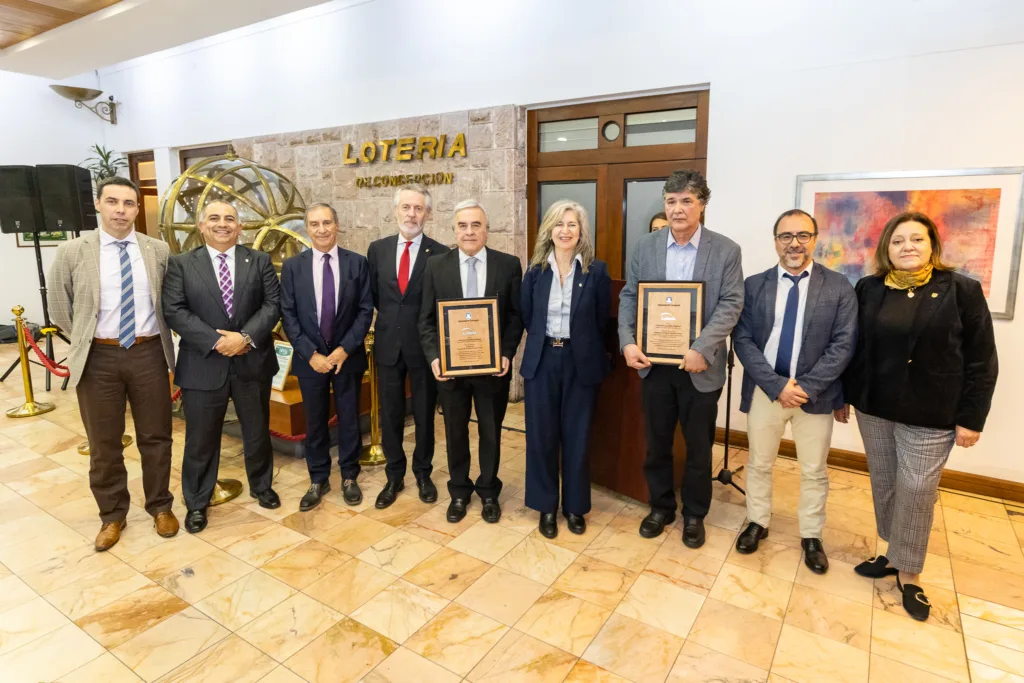 Lotería celebra su 105 aniversario con defensa de juego legal y entrega de premios Desiderio González Medina
