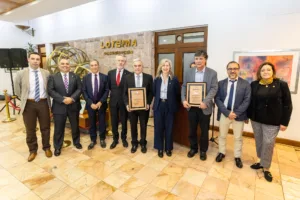 Lotería celebra su 105 aniversario con defensa de juego legal y entrega de premios Desiderio González Medina