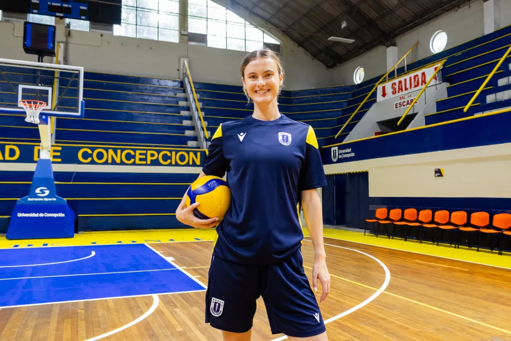 Madeline Barber: vóleibol femenino se reforzó con central estadounidense para la Liga A1