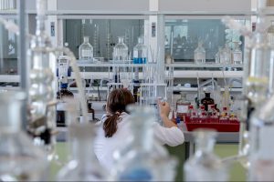 UdeC fortalece su liderazgo científico con nuevo incentivo para publicaciones en Nature Index