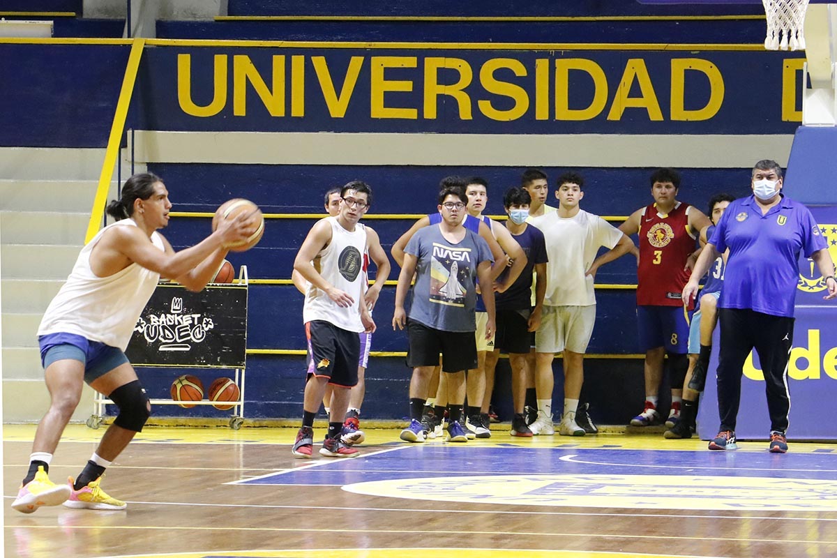 Dos años de espera: gran convocatoria para postular a la selección  universitaria de básquetbol - Noticias UdeC