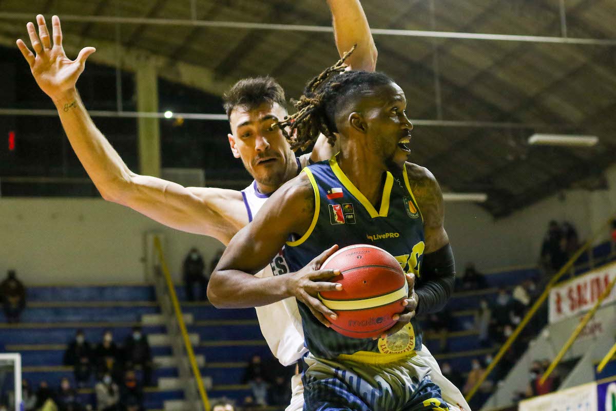El mejor partido en muchos años de LNB!: Basket UdeC le arrebata el triunfo  en los últimos segundos a Colegio Los Leones y queda 2-0 en la final -  Noticias UdeC