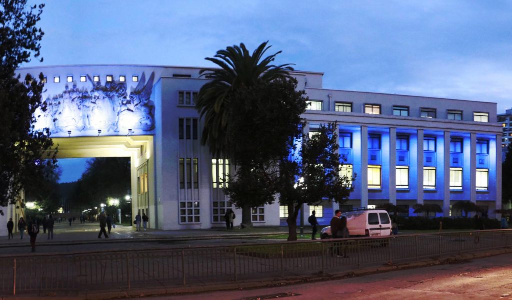 Arco UdeC se iluminará este viernes por el Día Internacional de las Leucodistrofias