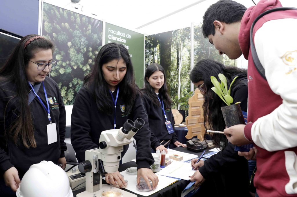 Feria Puertas Abiertas: más de 6 mil estudiantes visitan la UdeC en la ...