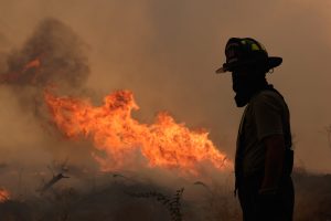 Penalizar a responsables y regular construcciones: Experto destaca puntos claves para incluir en la Ley de Incendios
