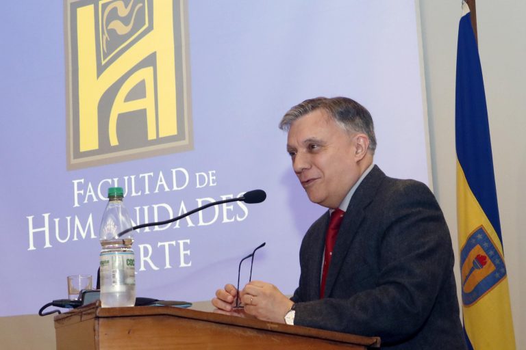 Facultad de Humanidades y Arte da inicio al año académico con lectio inauguralis de Dr. Alejandro Vigo