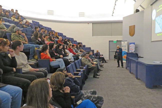 FCNO celebra inicio del año académico con conferencia magistral, música en vivo y recorrido por dependencias