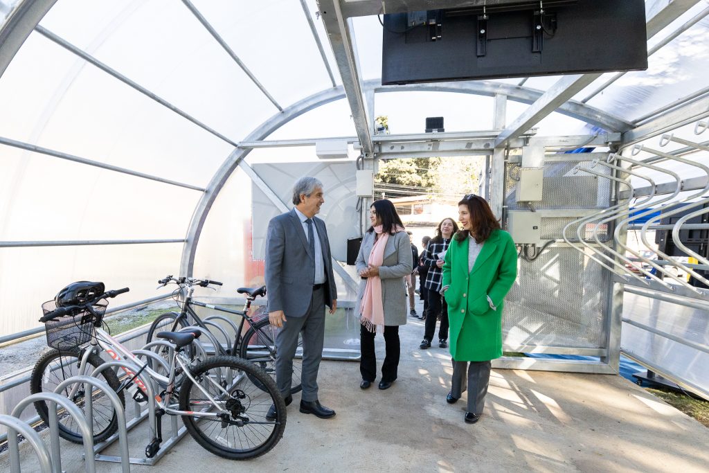 UdeC inaugura bicicleteros cerrados y con altos estándares de seguridad en dos puntos del campus Concepción