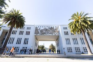 UdeC informa sobre recuperación de edificio central de Facultad de Humanidades y Arte