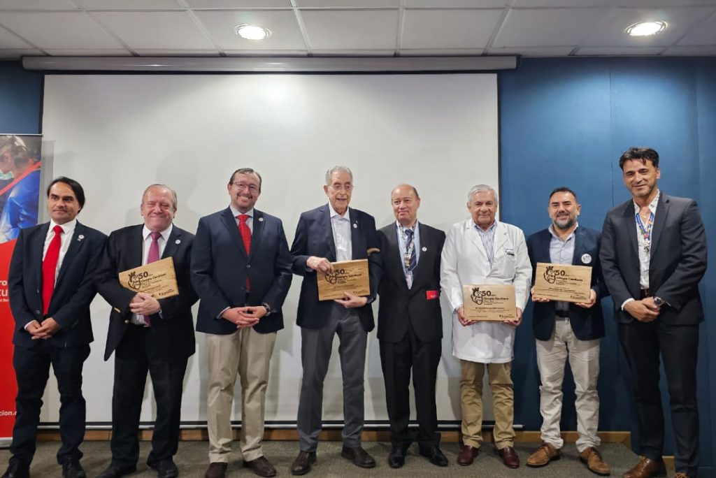 Centro Cardiovascular reconoce a la UdeC por su aporte en los 50 años de la primera cirugía cardíaca en Concepción