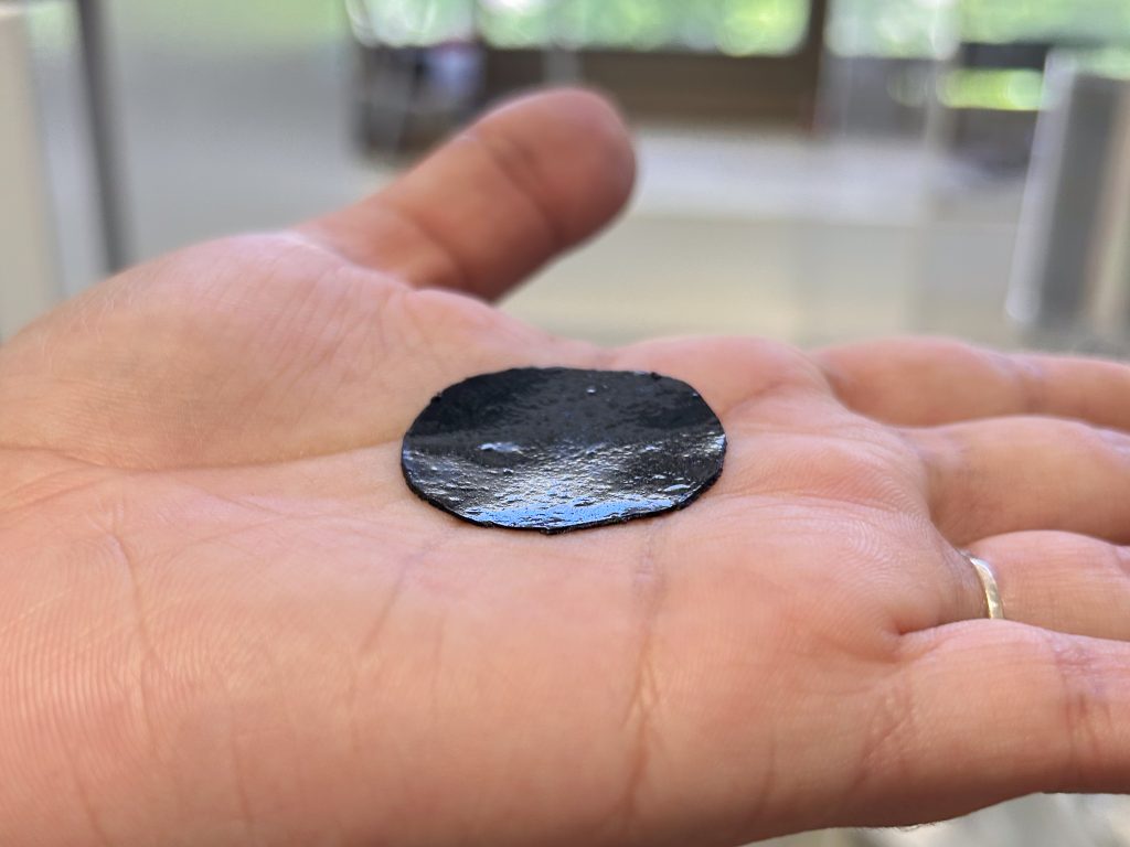 Especialistas UdeC crean parches de hidrogel con conductividad eléctrica que podrían acelerar la cicatrización