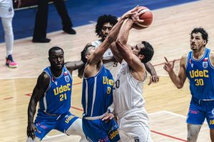 UdeC se redime y pasa a semifinales tras superar ampliamente a Colo-Colo por 89-66