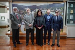 Hidrógeno verde: líderes del sector dialogaron en UdeC Santiago sobre rol estratégico de Chile en el contexto geopolítico actual