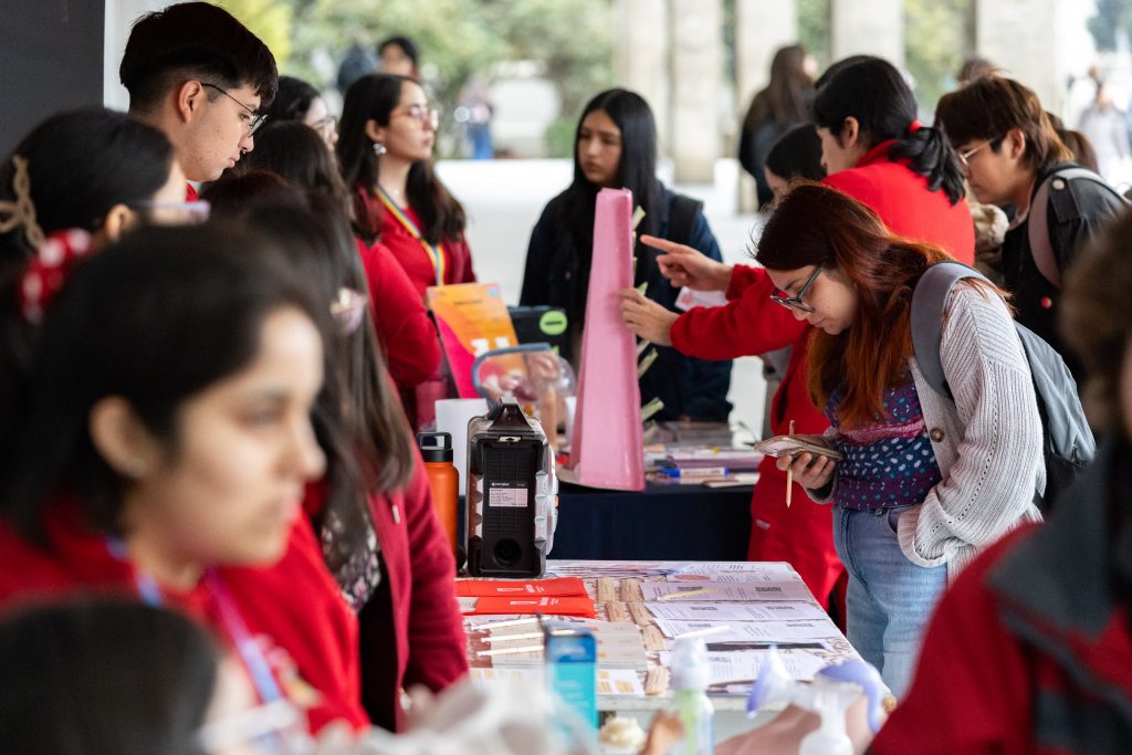 Feria salud sexual y reproductiva