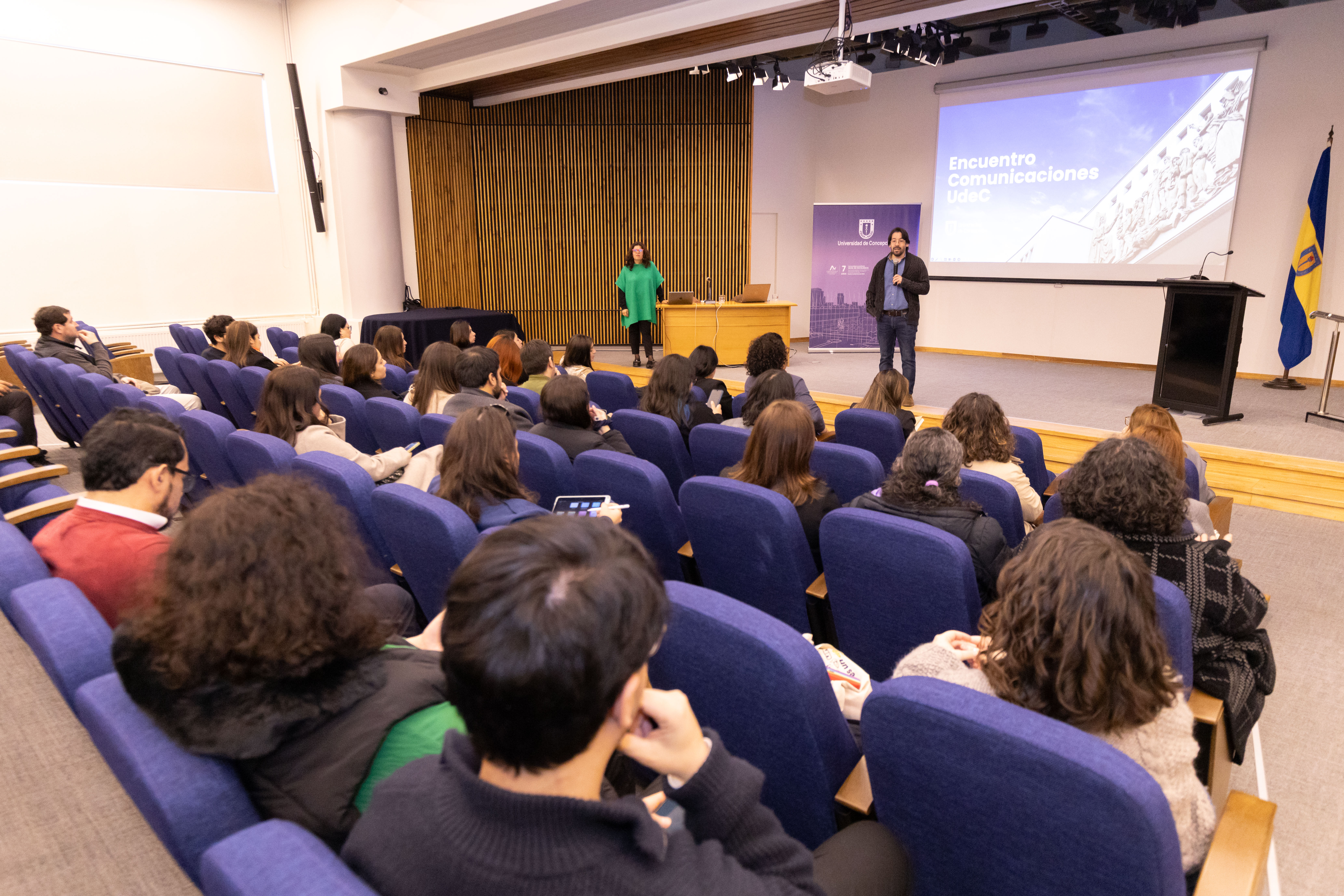 UdeC avanza en su Política Institucional de Comunicación con encuentro participativo de periodistas y comunicadores